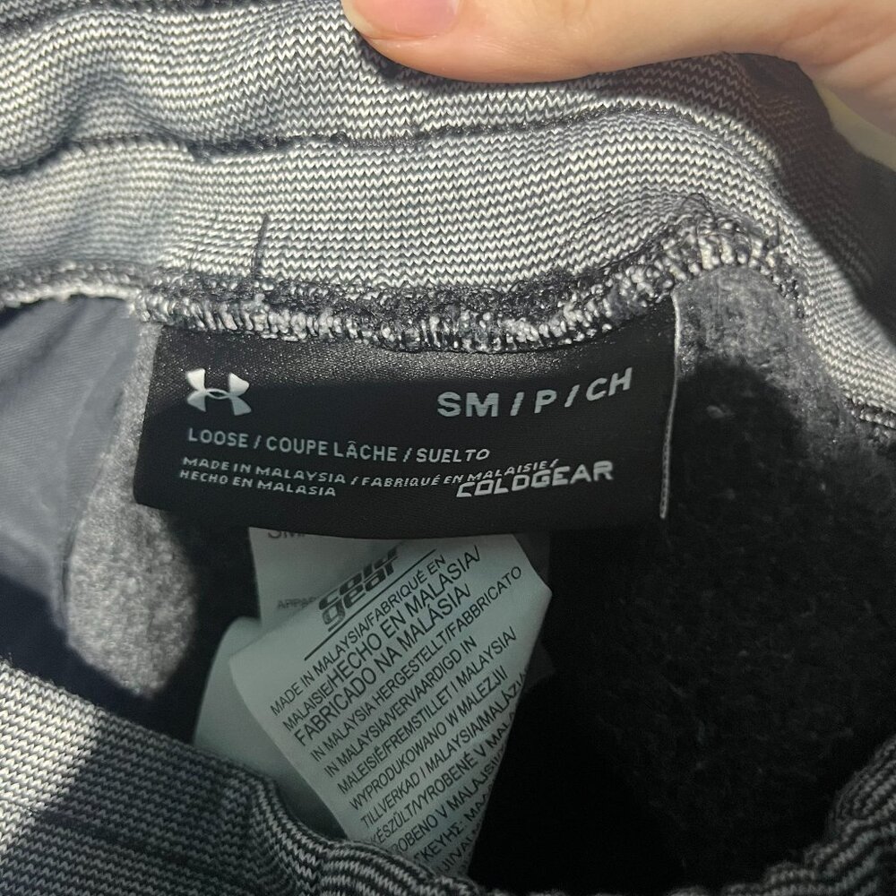 Under Amour small sweats